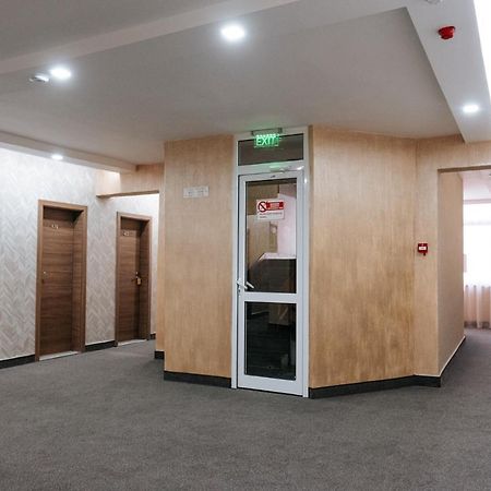 Hotel Tundzha - Renovated! Jambol Kültér fotó