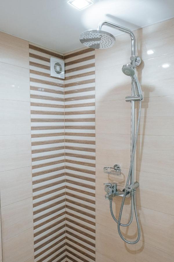 Hotel Tundzha - Renovated! Jambol Kültér fotó