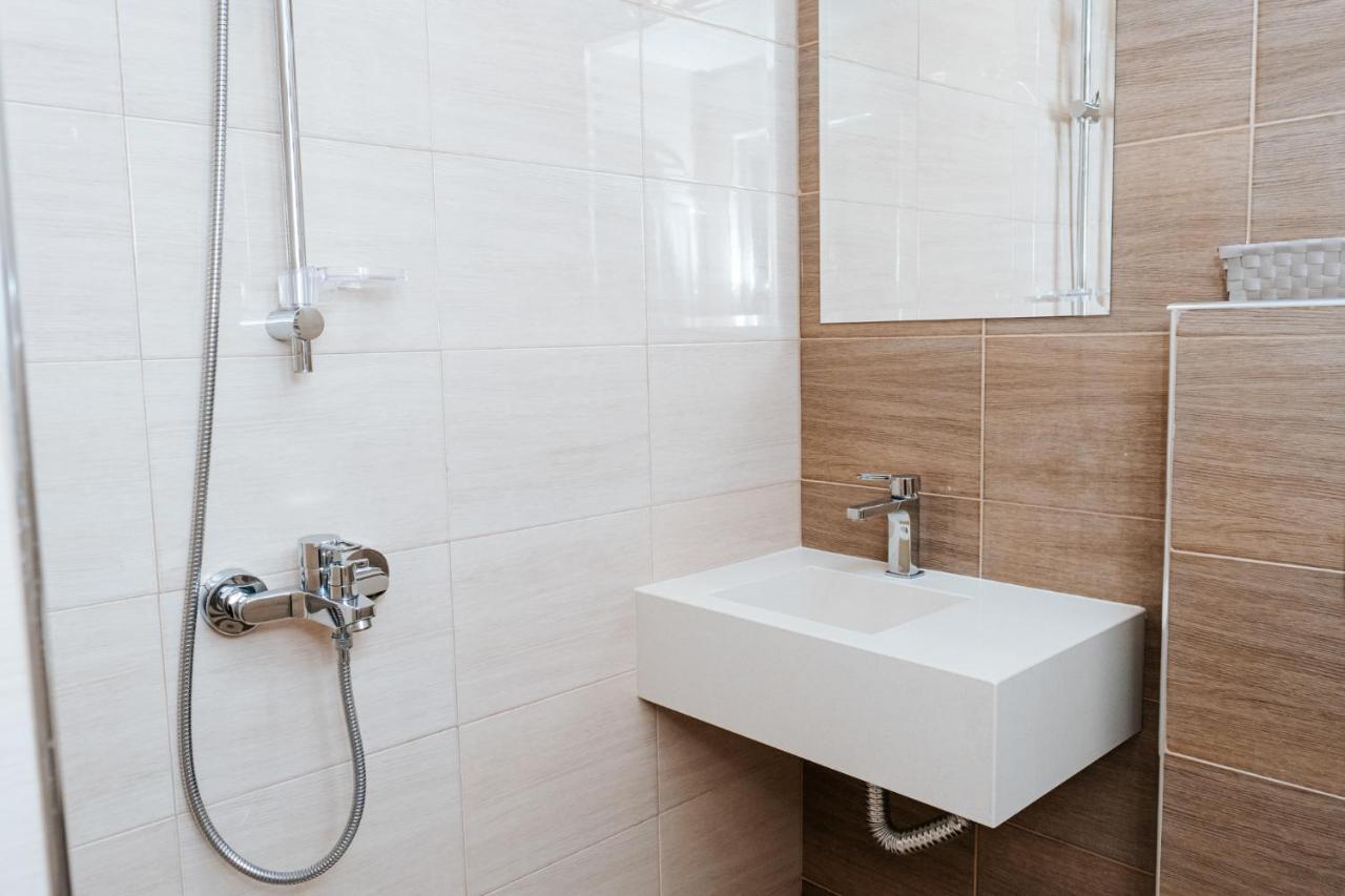 Hotel Tundzha - Renovated! Jambol Kültér fotó