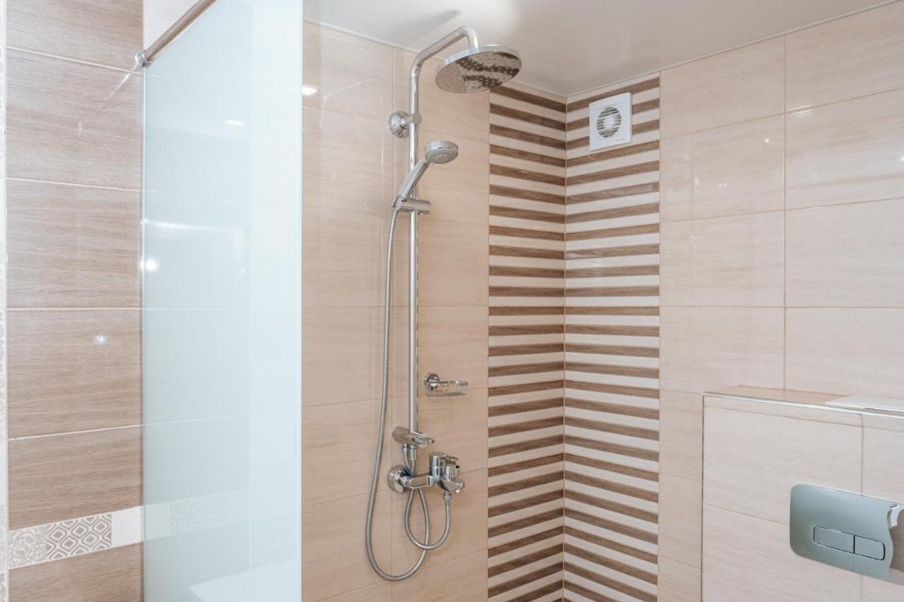 Hotel Tundzha - Renovated! Jambol Kültér fotó