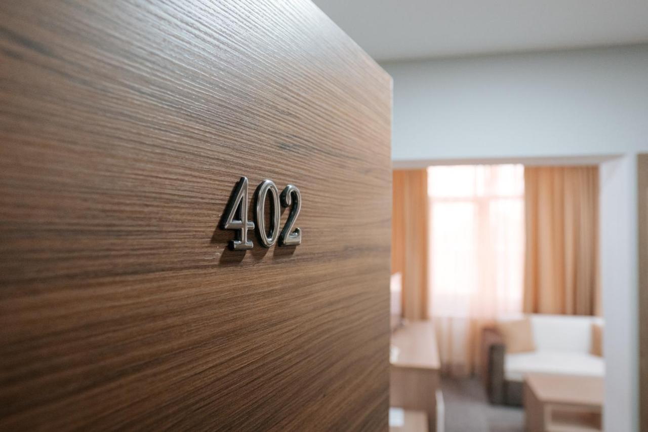 Hotel Tundzha - Renovated! Jambol Kültér fotó